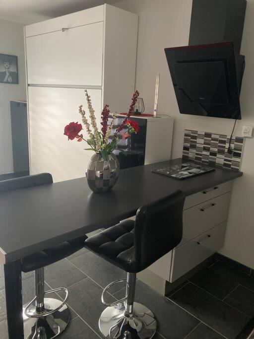 Magnifique Studio Tout Equipe Classe 2 Etoiles Apartman Saint-Leu Kültér fotó
