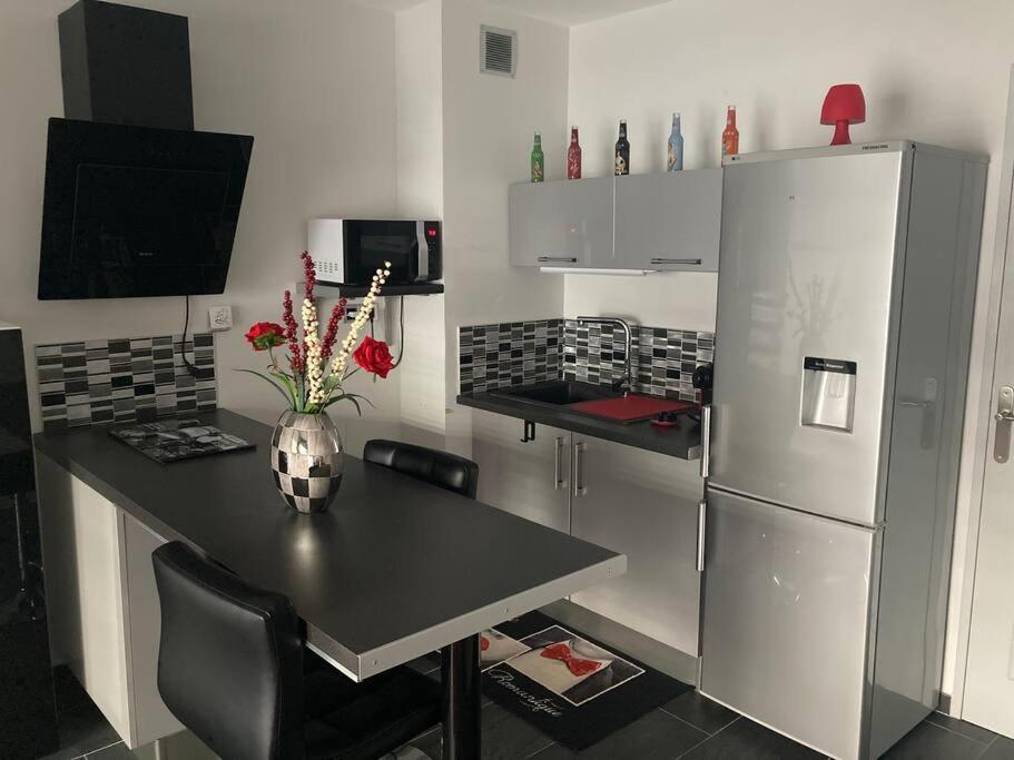 Magnifique Studio Tout Equipe Classe 2 Etoiles Apartman Saint-Leu Kültér fotó